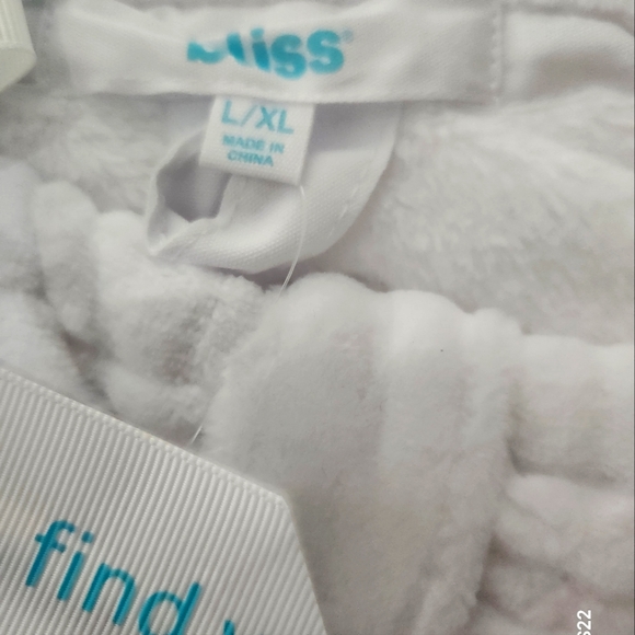 BLISS SPA GIFT SET 42" L / XL white Spa Robe Headband & Cozy Slippers MSRP $68 - Picture 6 of 7
